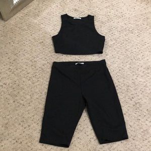 Biker shorts & crop top